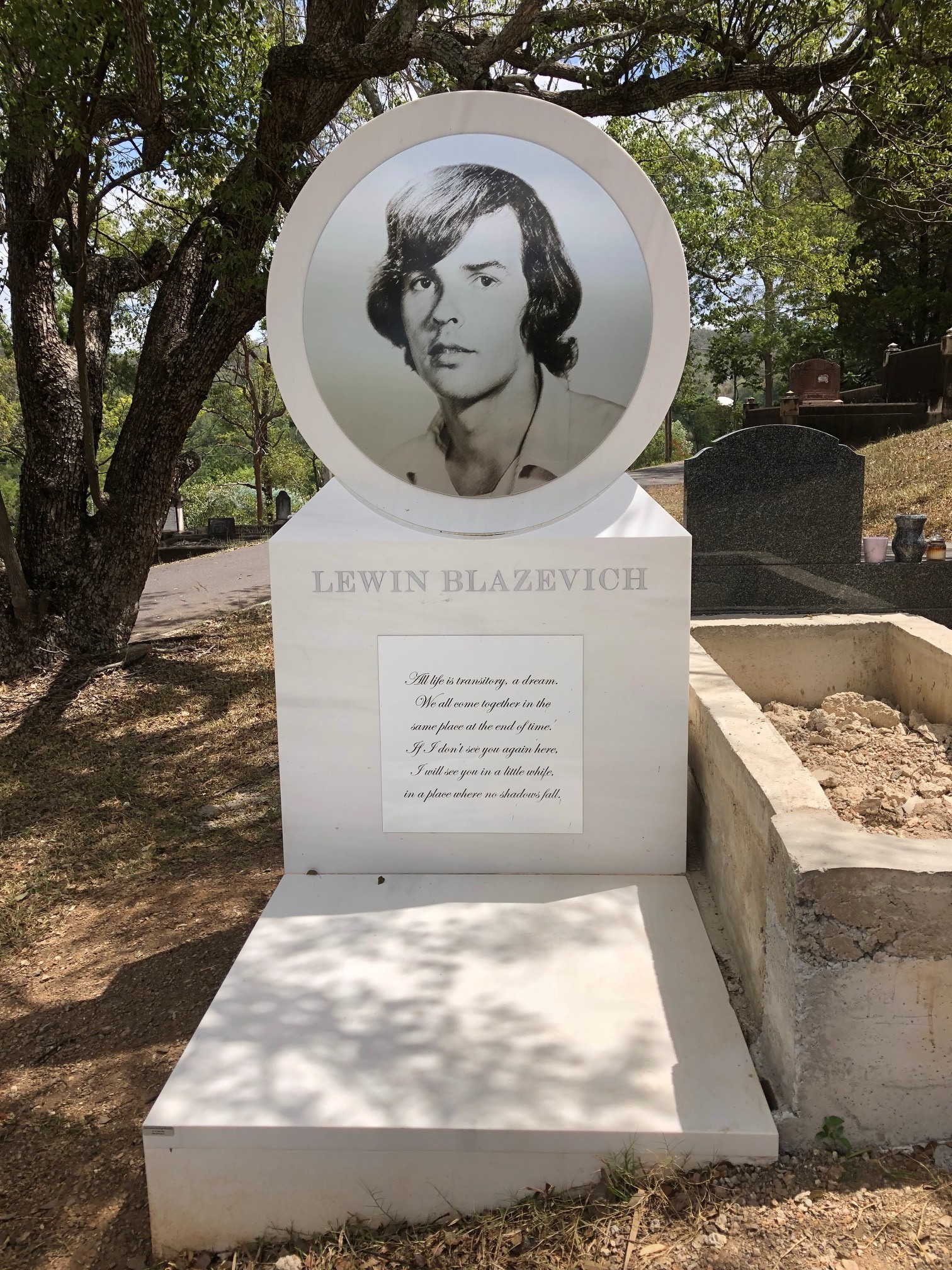 Monumental Masons Brisbane | Memorial Masons | Memorials | Headstones